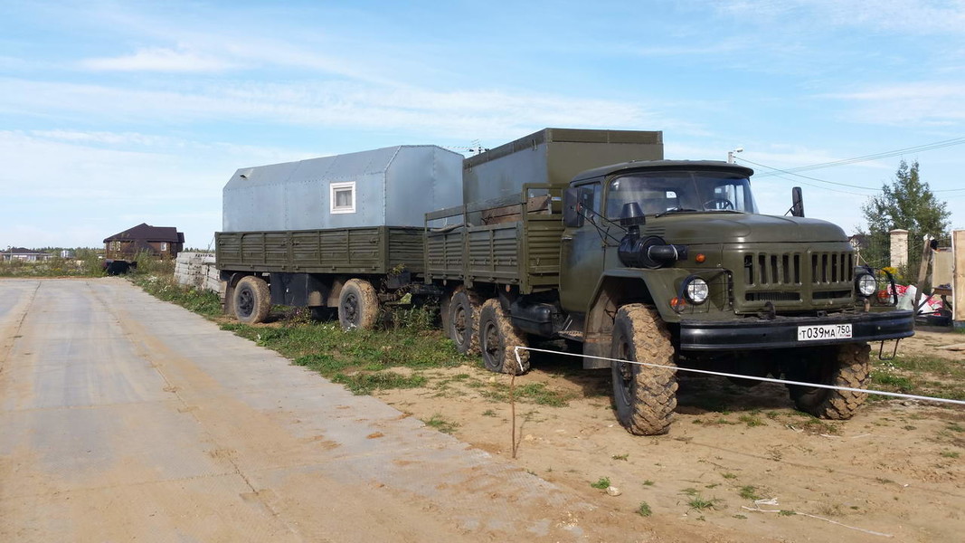 07.10.2015 Пробурили артезианскую скважину.